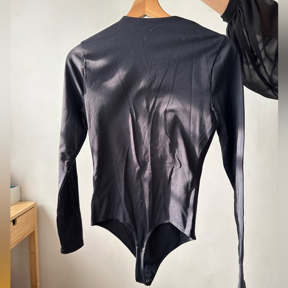 Abercrombie & Fitch long sleeve body suit
Size S 
Color is black - Picture 4 of 4